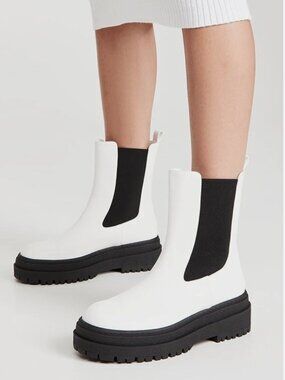 Good American Boots White Pull On Chelsea Boot Size 9.5